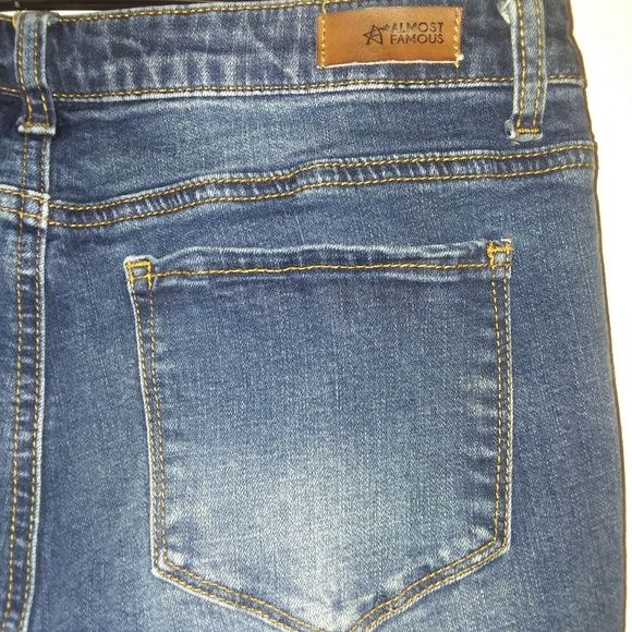 Almost Famous Jeans - Picture 3 of 4